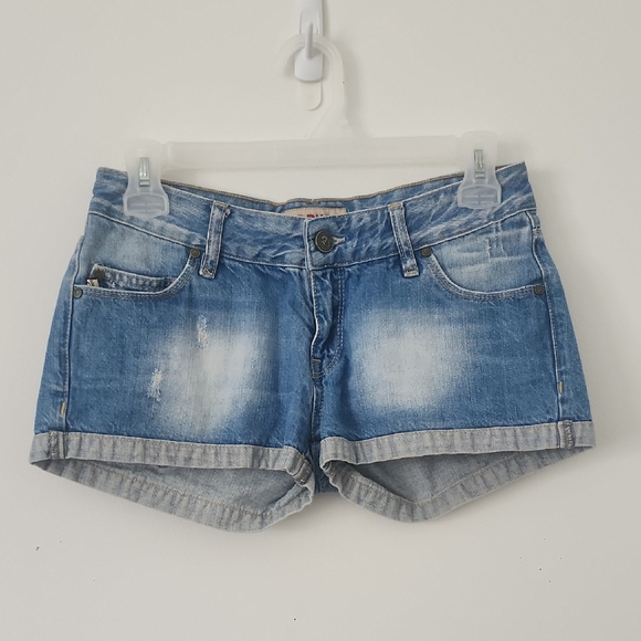 Fiorucci Vintage Blue Denim Cuffed Shorts Embroired Diamond Ring Size 28 - Picture 3 of 11